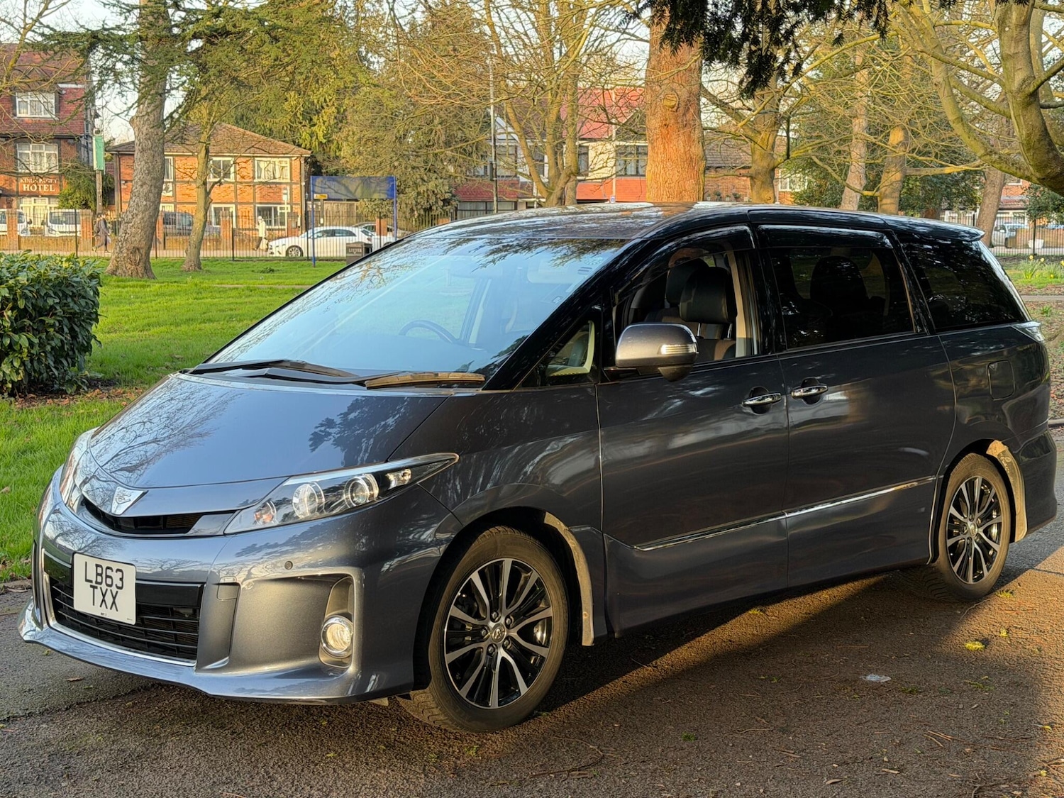Used Toyota Estima 2025 for sale - 77683638: Photo 3