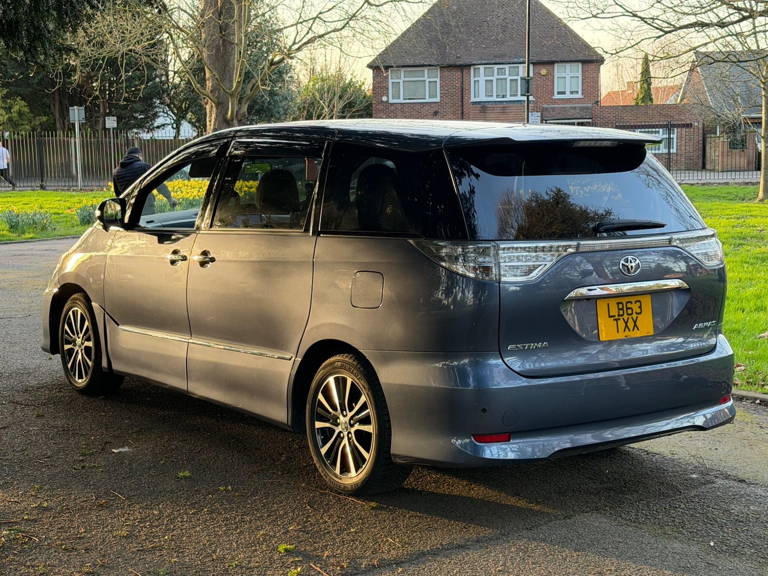 Used Toyota Estima 2025 for sale - 77683638: Photo 4