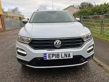 Used Volkswagen T-Roc 2018 for sale - 76557791: Photo