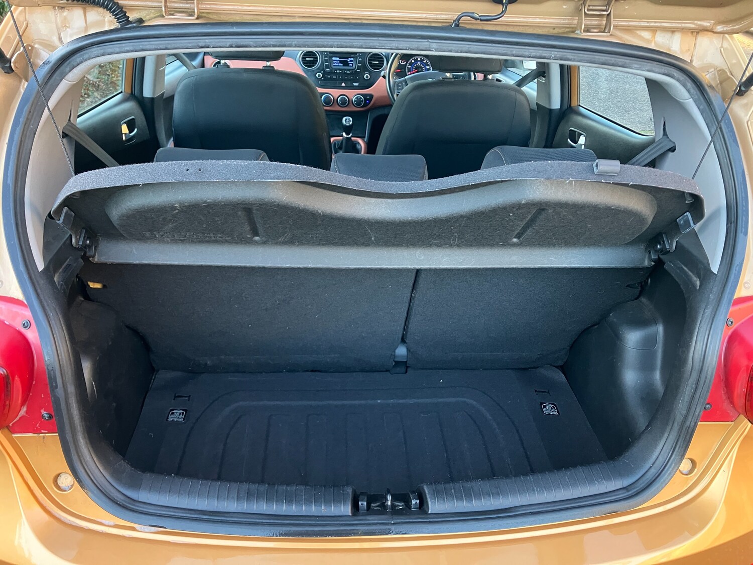 Used Hyundai i10 2014 for sale - 77692023: Photo 11