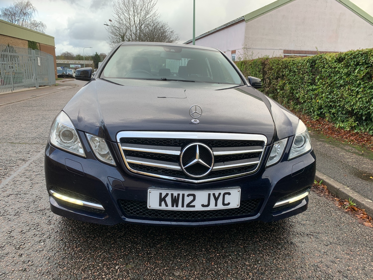 Used Mercedes-Benz E Class 2012 for sale - 76565617: Photo 2