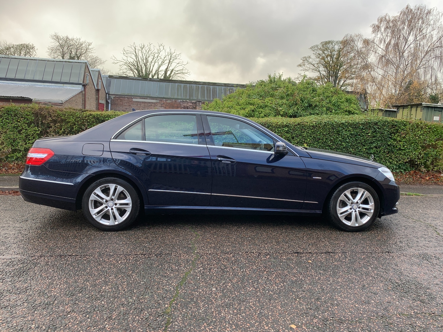 Used Mercedes-Benz E Class 2012 for sale - 76565617: Photo 8