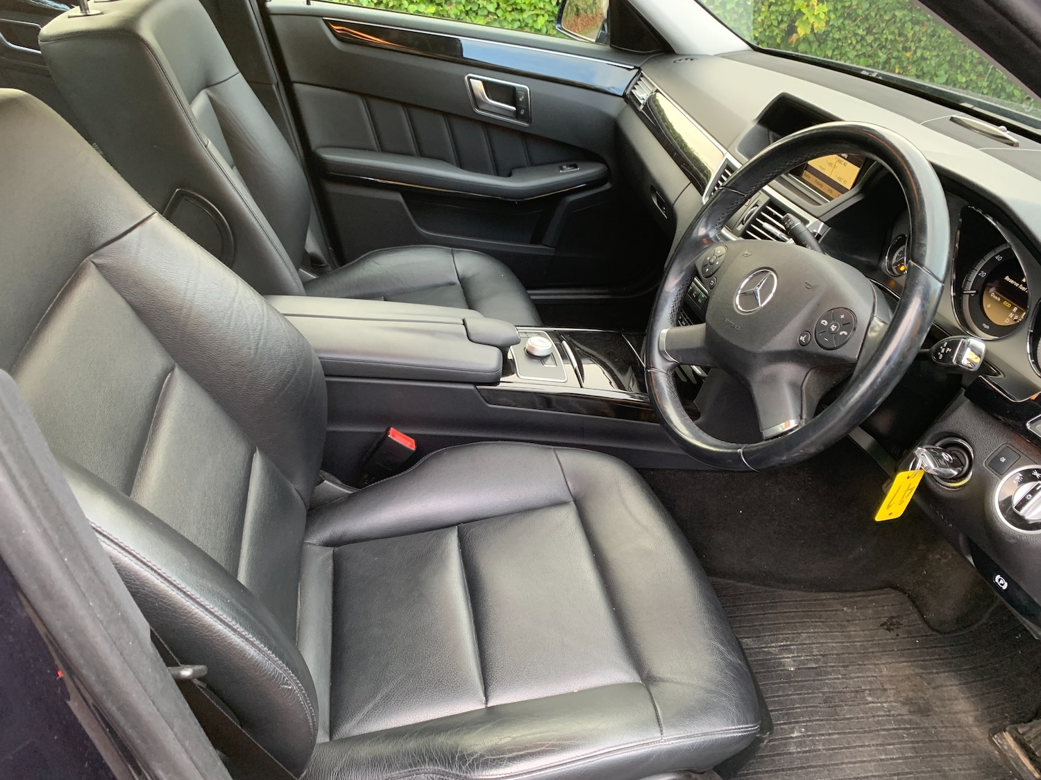 Used Mercedes-Benz E Class 2012 for sale - 76565617: Photo 9