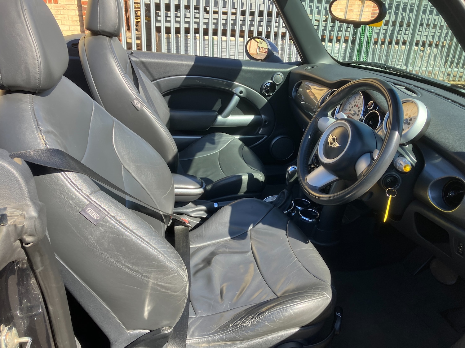 Used MINI Convertible 2006 for sale - 78029065: Photo 25