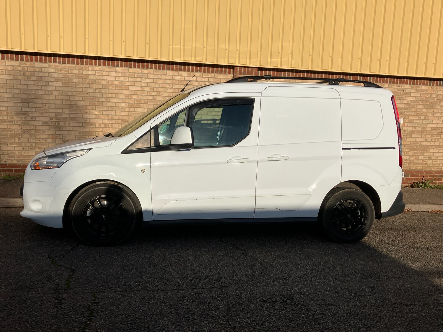Used Ford Transit Connect 2015 for sale - 76665397: Photo 4