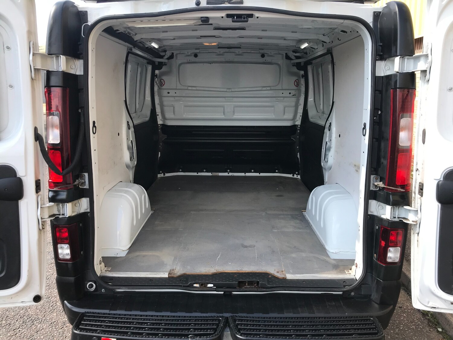 Used Vauxhall Vivaro 2018 for sale - 76250687: Photo 10