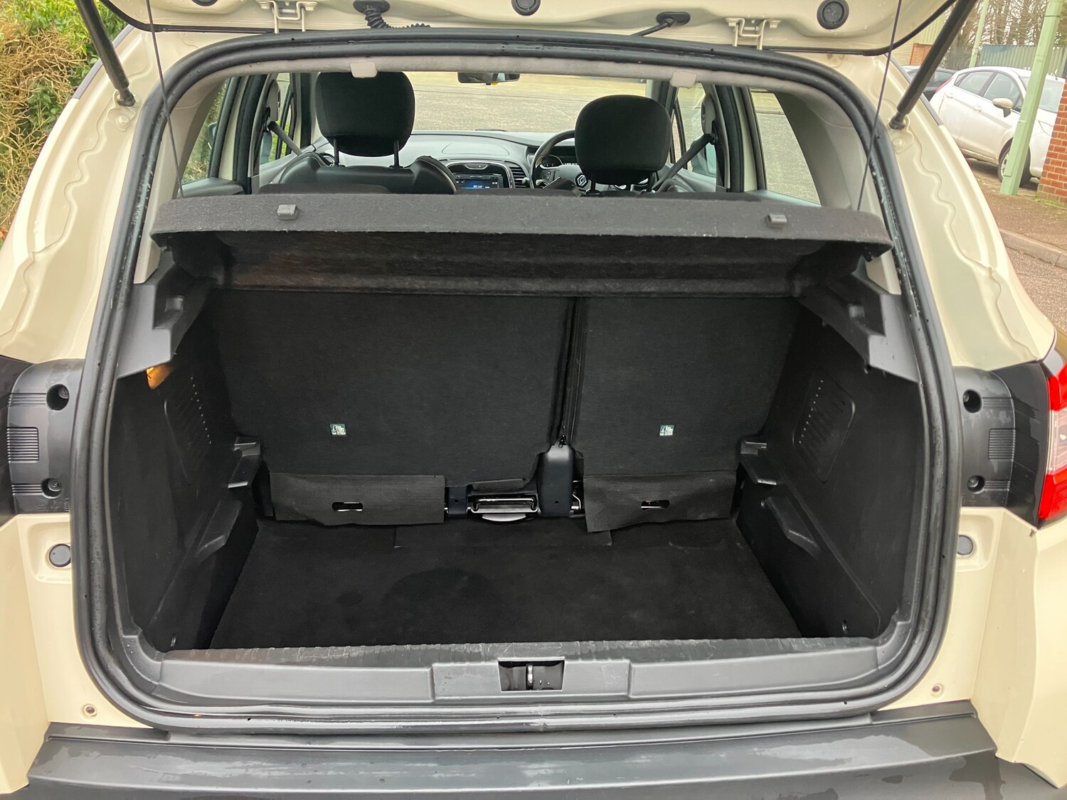 Used Renault Captur 2015 for sale - 77501928: Photo 11