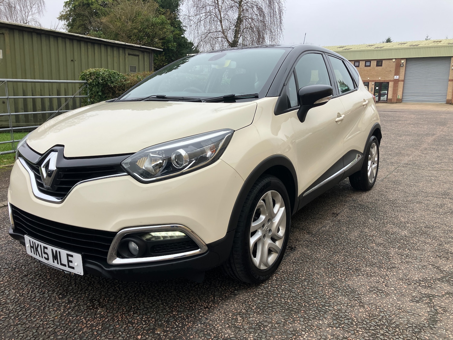 Used Renault Captur 2015 for sale - 77501928: Photo 3