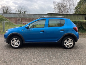 Used Dacia Sandero Stepway 2013 for sale - 77617004: Photo