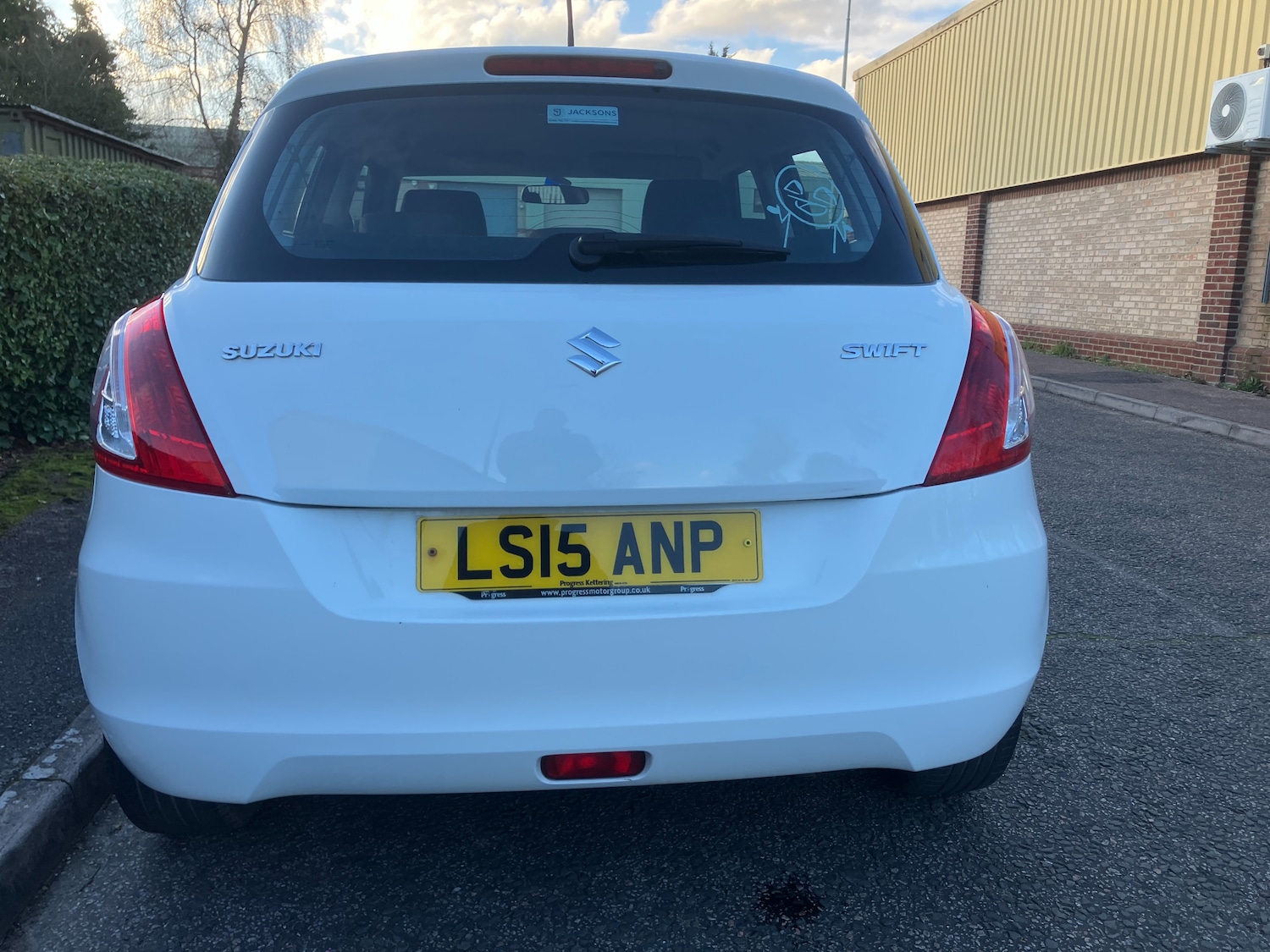 Used Suzuki Swift 2015 for sale - 77849125: Photo 5