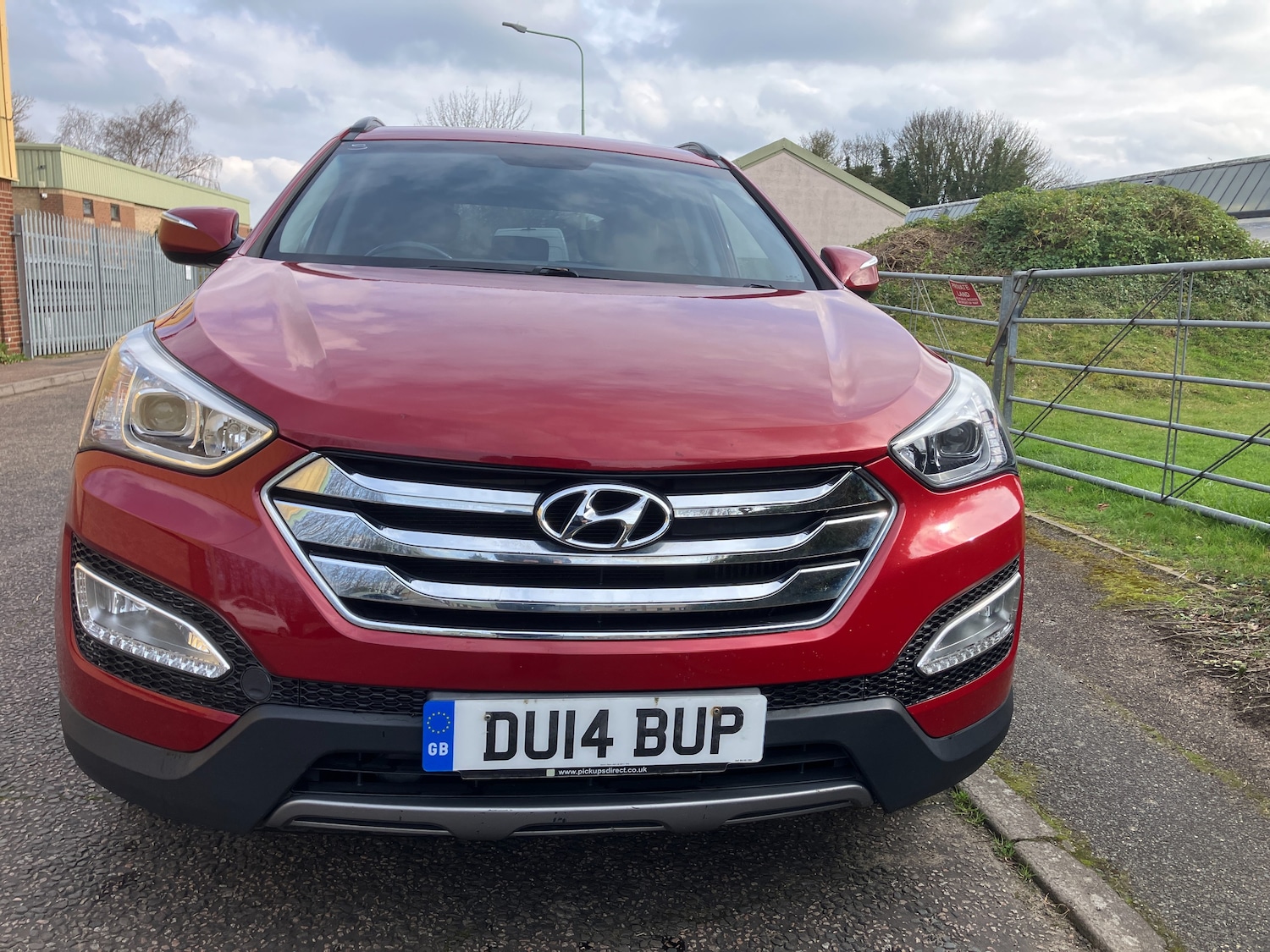 Used Hyundai Santa Fe 2014 for sale - 77849129: Photo 2