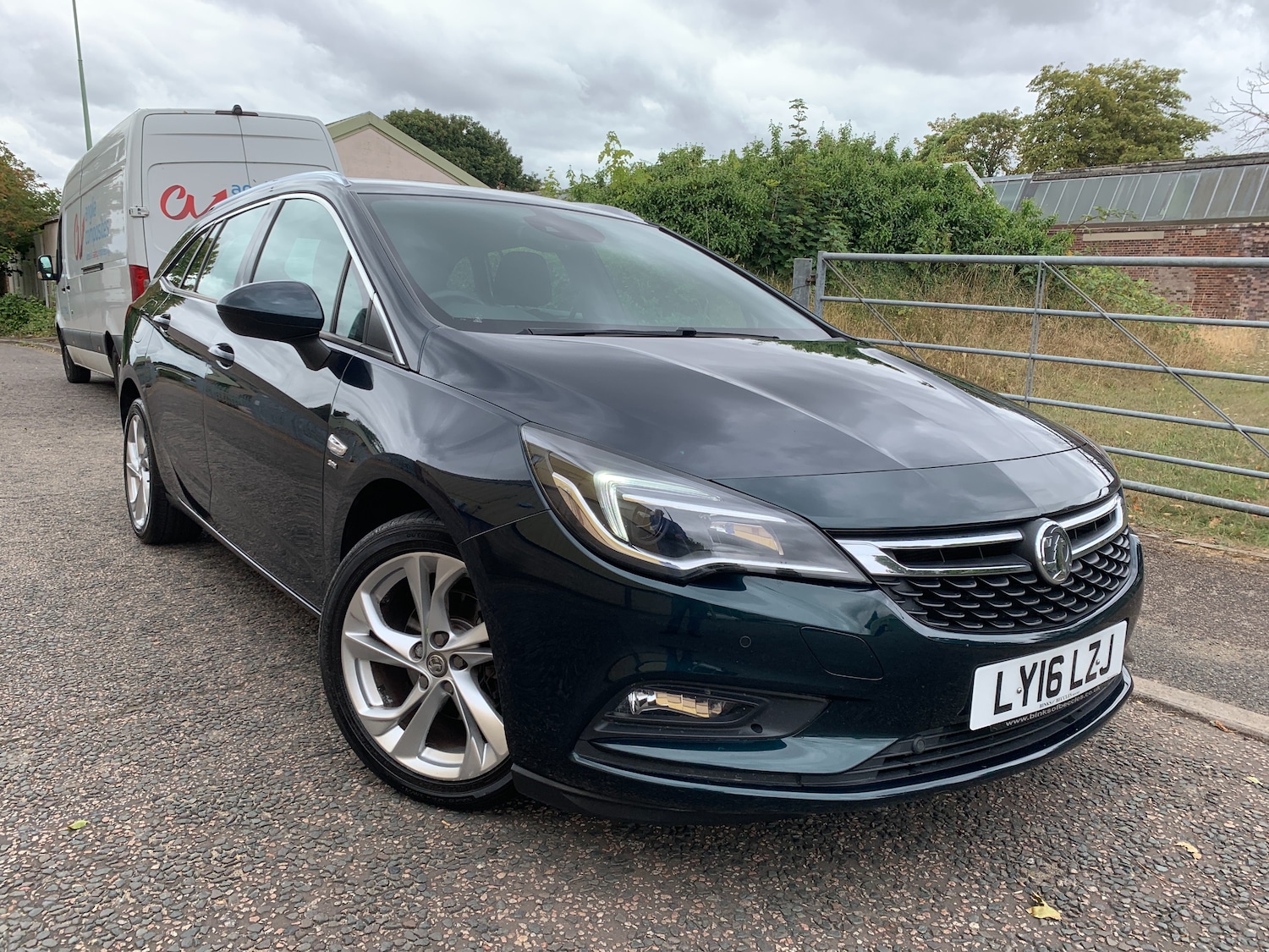Used Vauxhall Astra 2016 for sale - 76495801: Photo 1