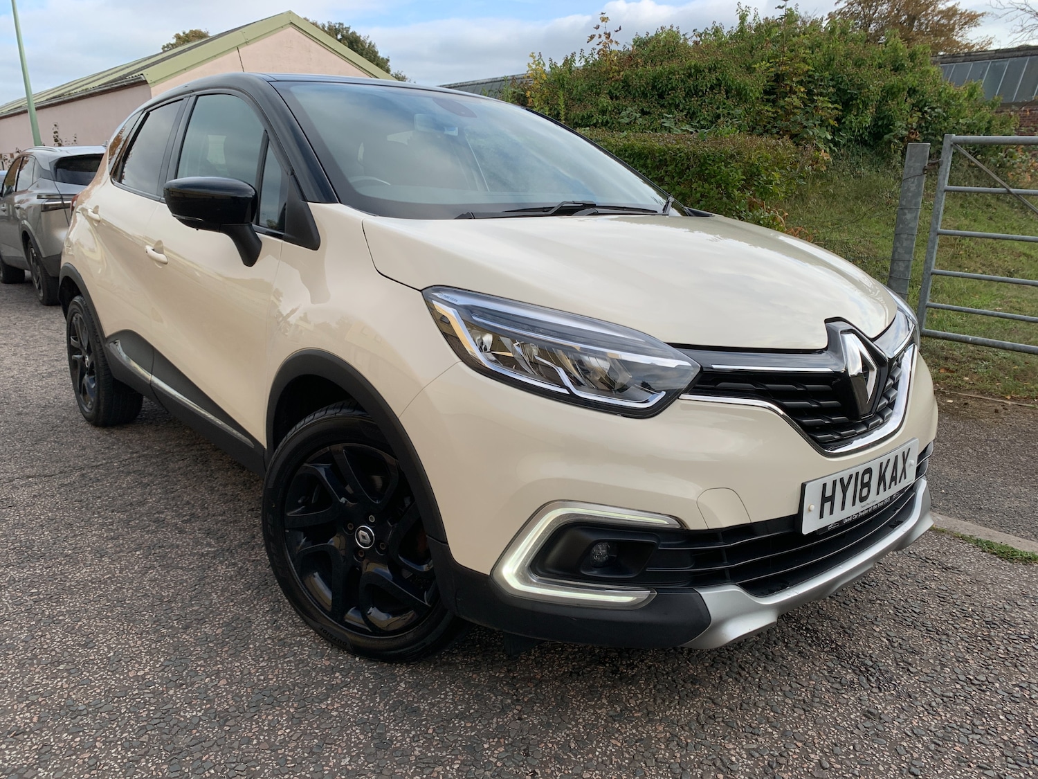Used Renault Captur 2018 for sale - 76219702: Photo 1
