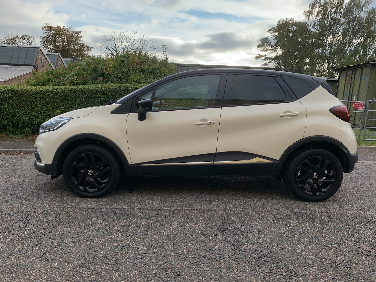 Used Renault Captur 2018 for sale - 76219702: Photo 4