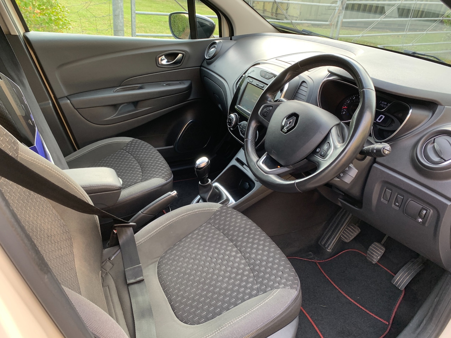 Used Renault Captur 2018 for sale - 76219702: Photo 9