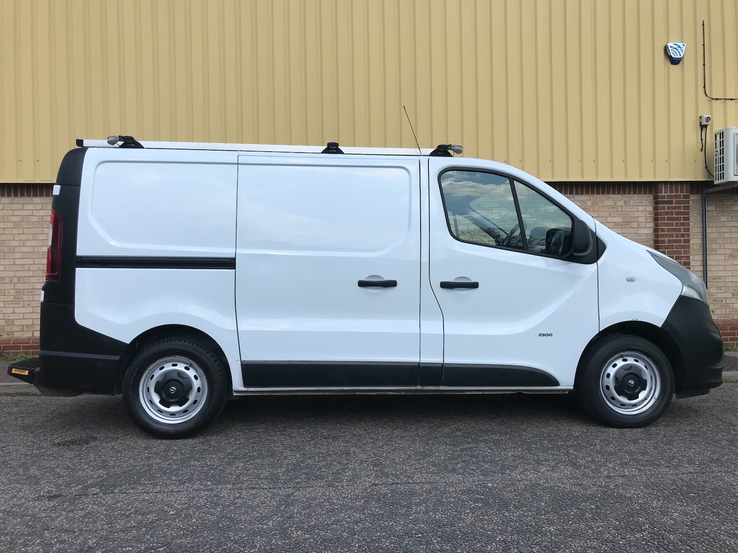 Used Vauxhall Vivaro 2017 for sale - 76292851: Photo 11