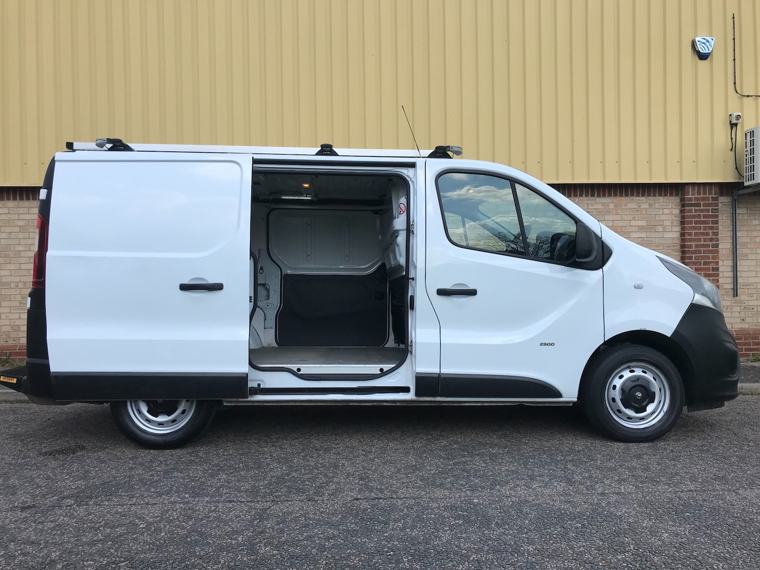 Used Vauxhall Vivaro 2017 for sale - 76292851: Photo 12