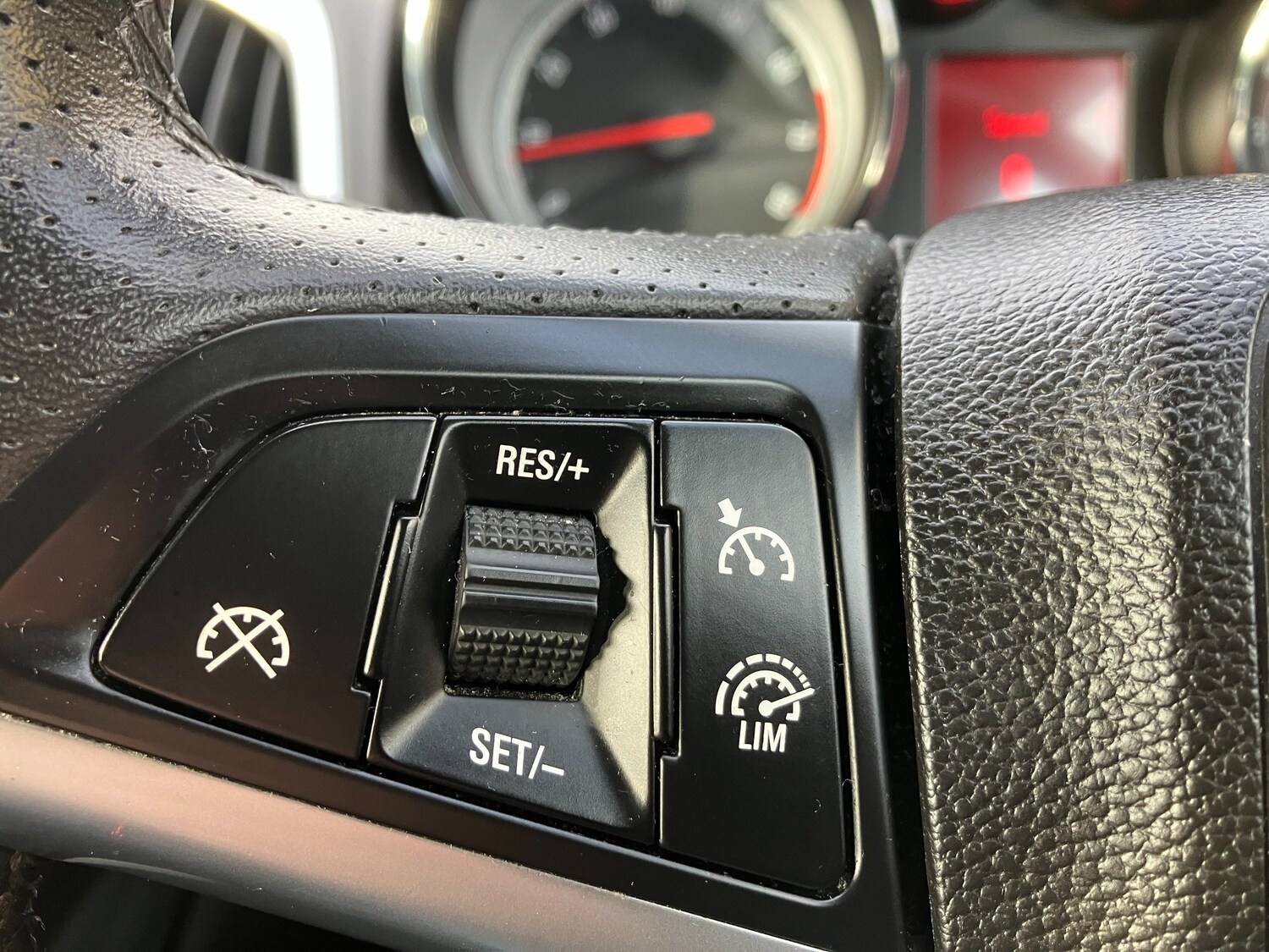 Used Vauxhall Astra 2013 for sale - 77890608: Photo 15