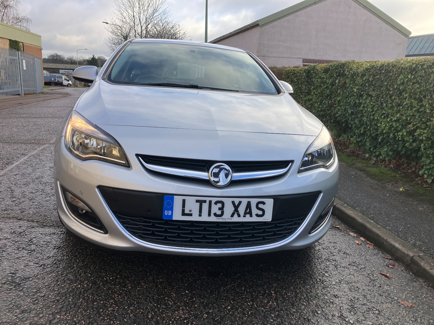 Used Vauxhall Astra 2013 for sale - 77890608: Photo 2