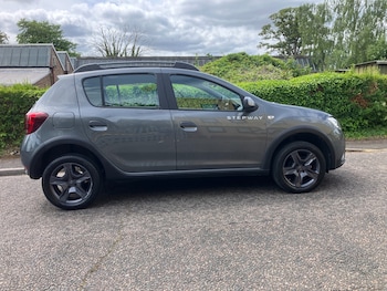 Used Dacia Sandero Stepway 2017 for sale - 78734276: Photo