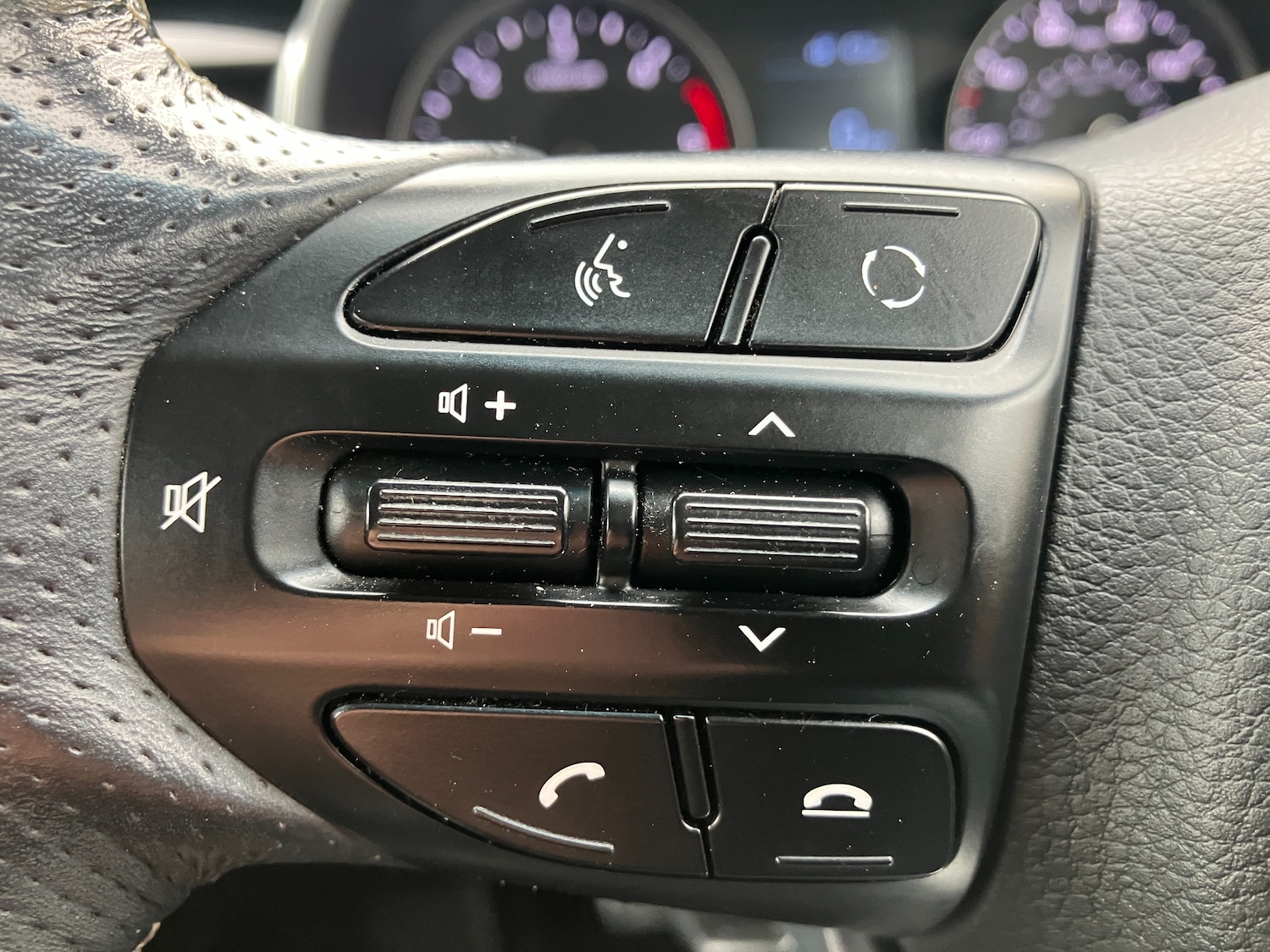 Used Kia Stonic 2017 for sale - 77620331: Photo 14