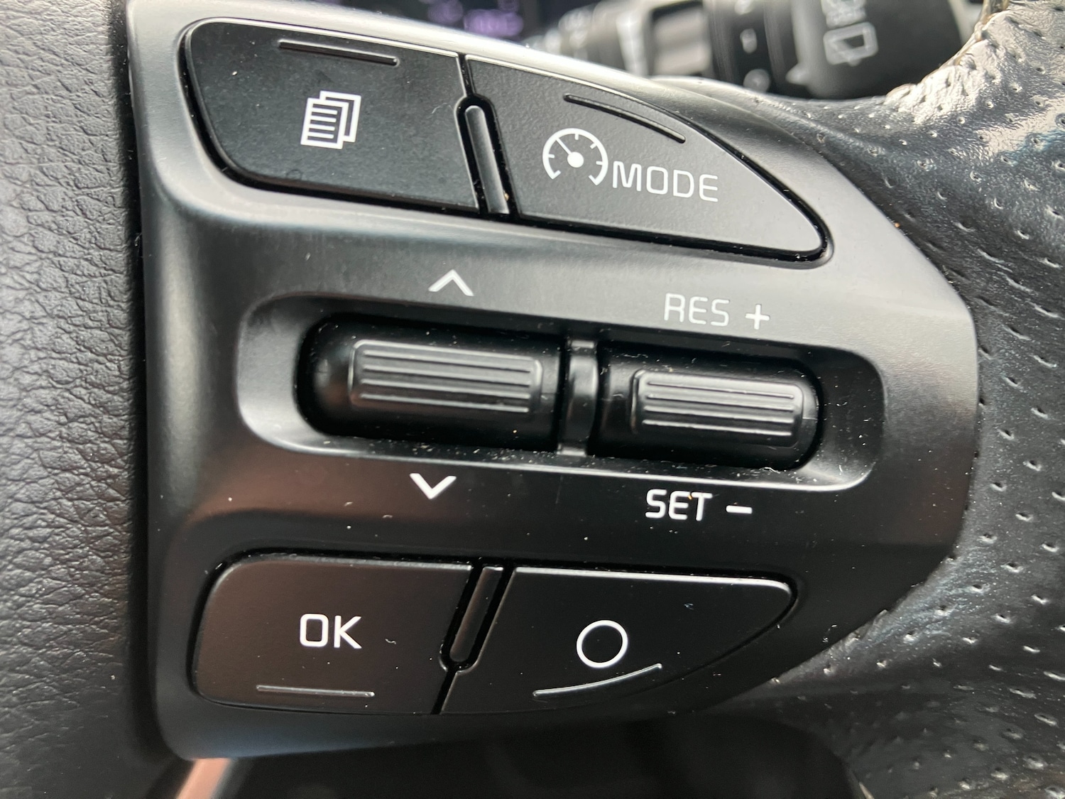 Used Kia Stonic 2017 for sale - 77620331: Photo 15