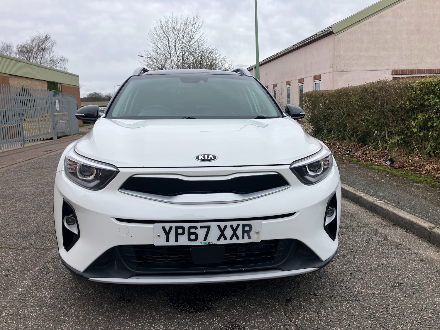 Used Kia Stonic 2017 for sale - 77620331: Photo 2