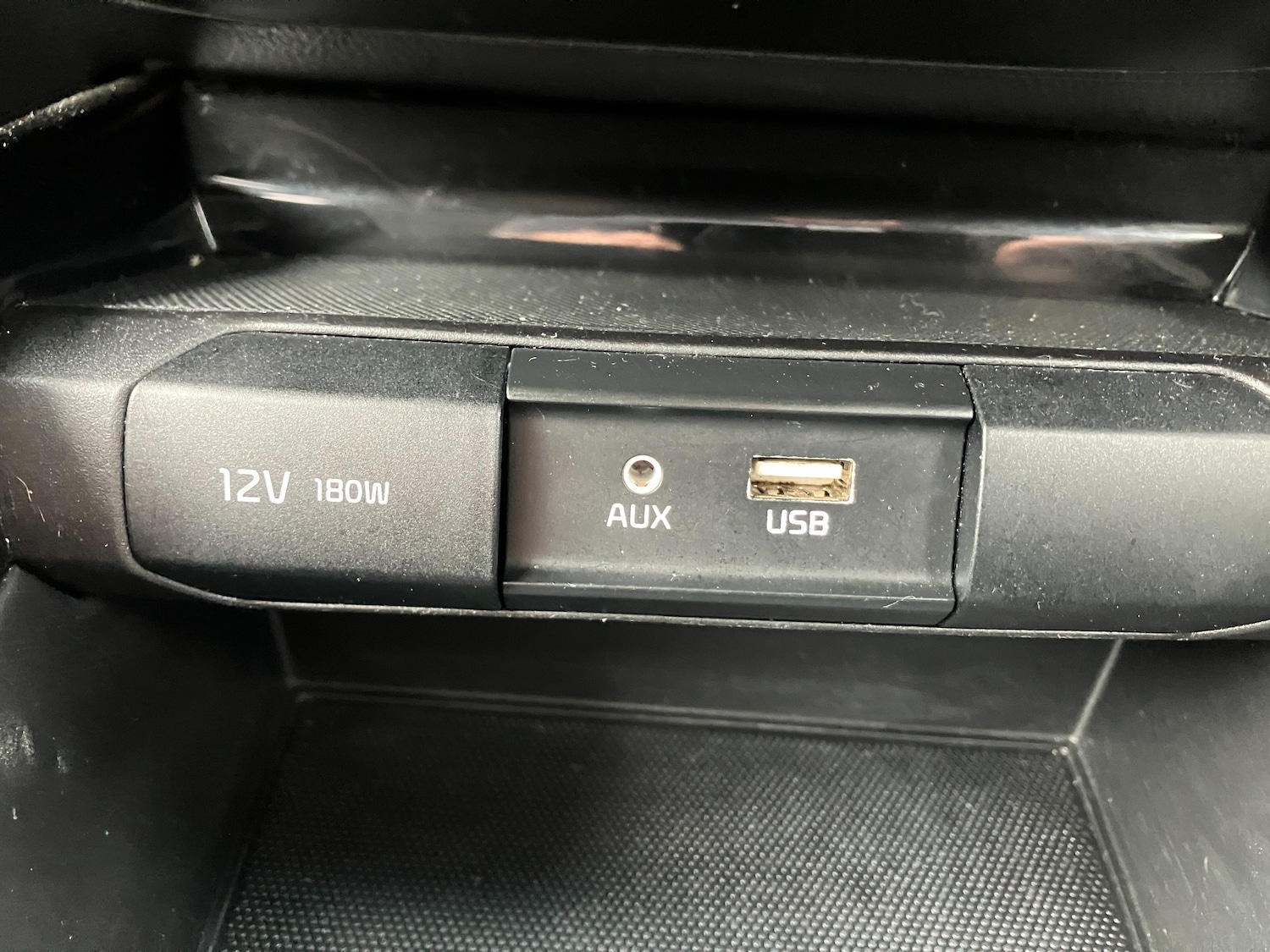 Used Kia Stonic 2017 for sale - 77620331: Photo 22