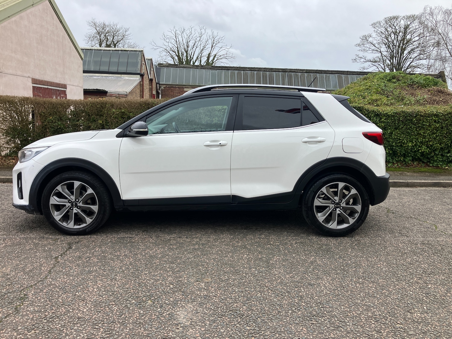 Used Kia Stonic 2017 for sale - 77620331: Photo 4