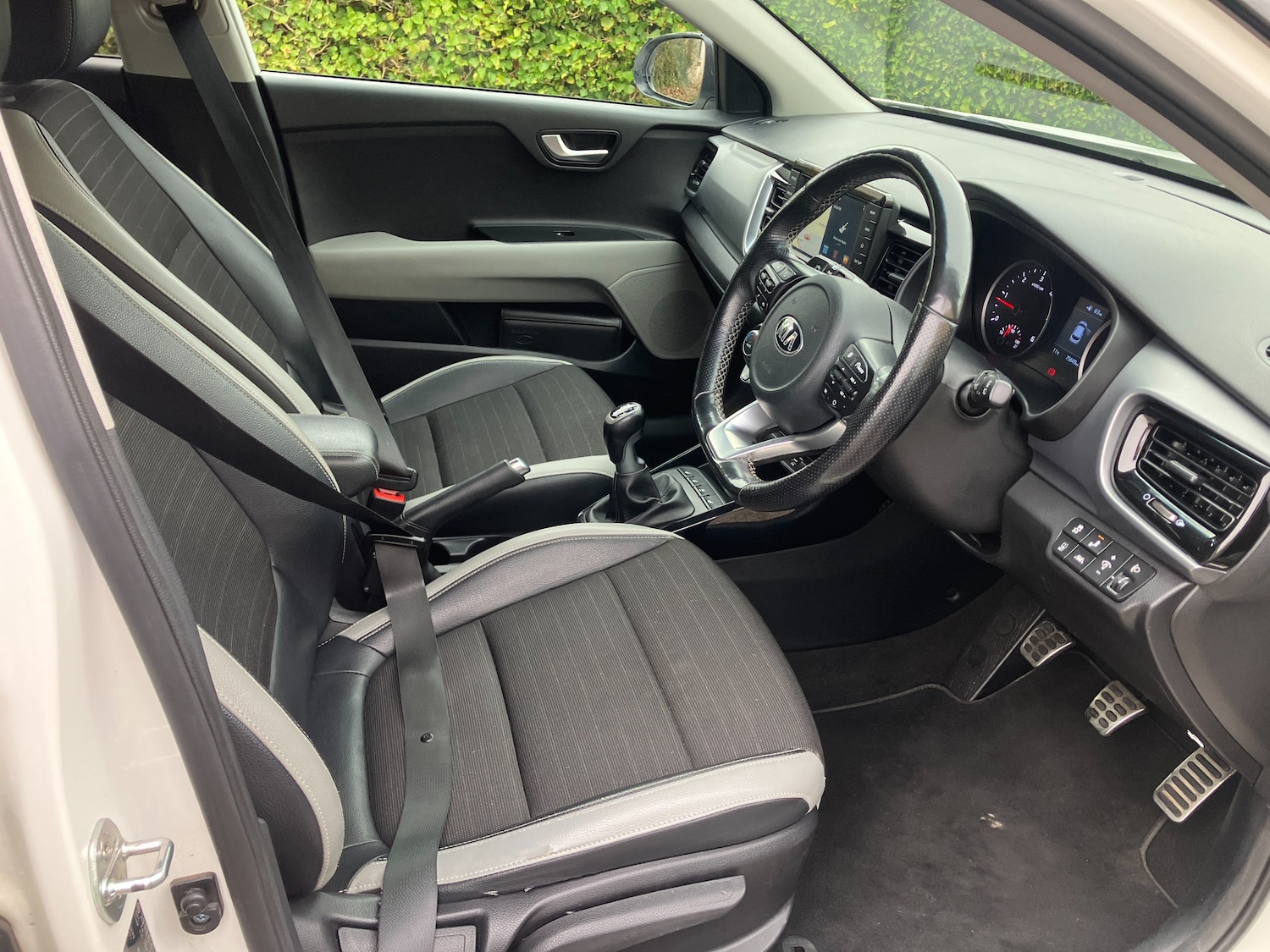 Used Kia Stonic 2017 for sale - 77620331: Photo 9