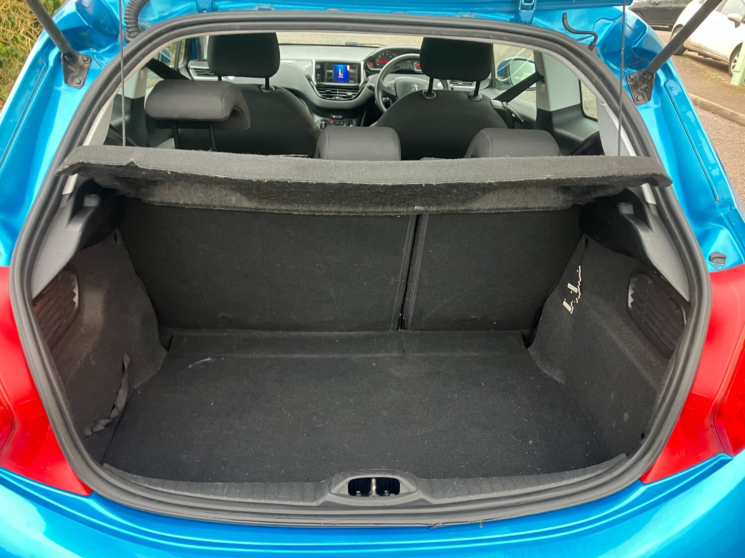 Used Peugeot 208 2013 for sale - 77493801: Photo 11