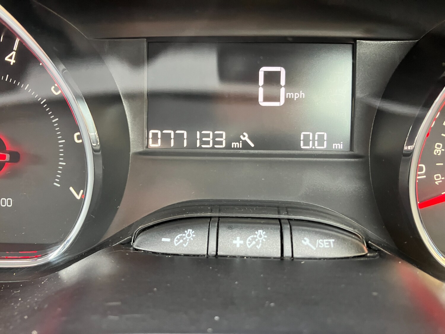 Used Peugeot 208 2013 for sale - 77493801: Photo 14