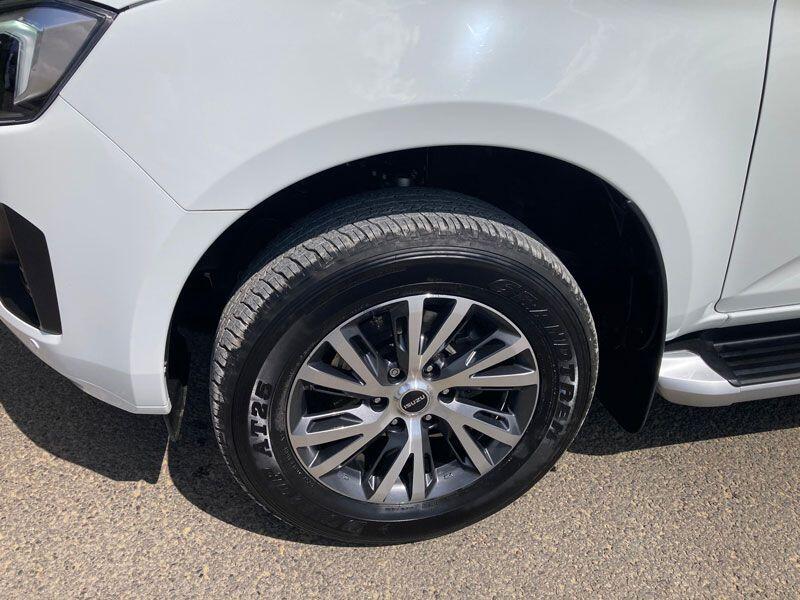 Used Isuzu D-Max 2024 for sale - 76988383: Photo 11