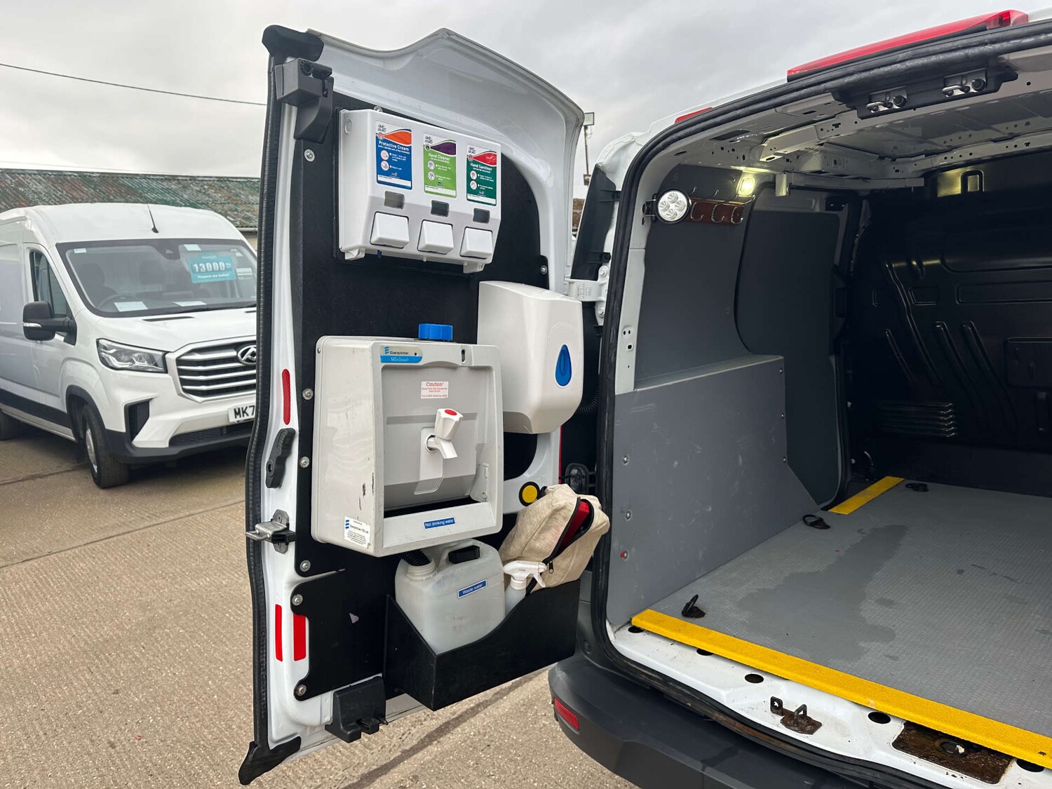 Used Ford Transit Connect 2017 for sale - 77906912: Photo 10