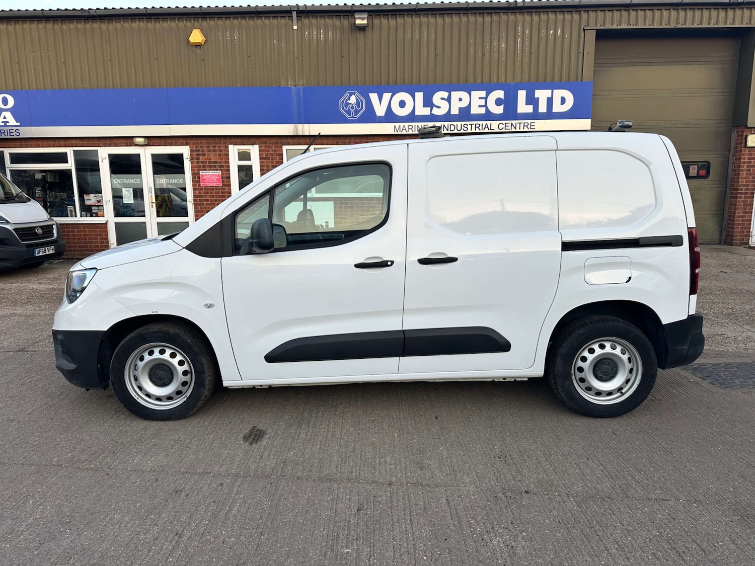 Used Vauxhall Combo 2019 for sale - 76600846: Photo 6