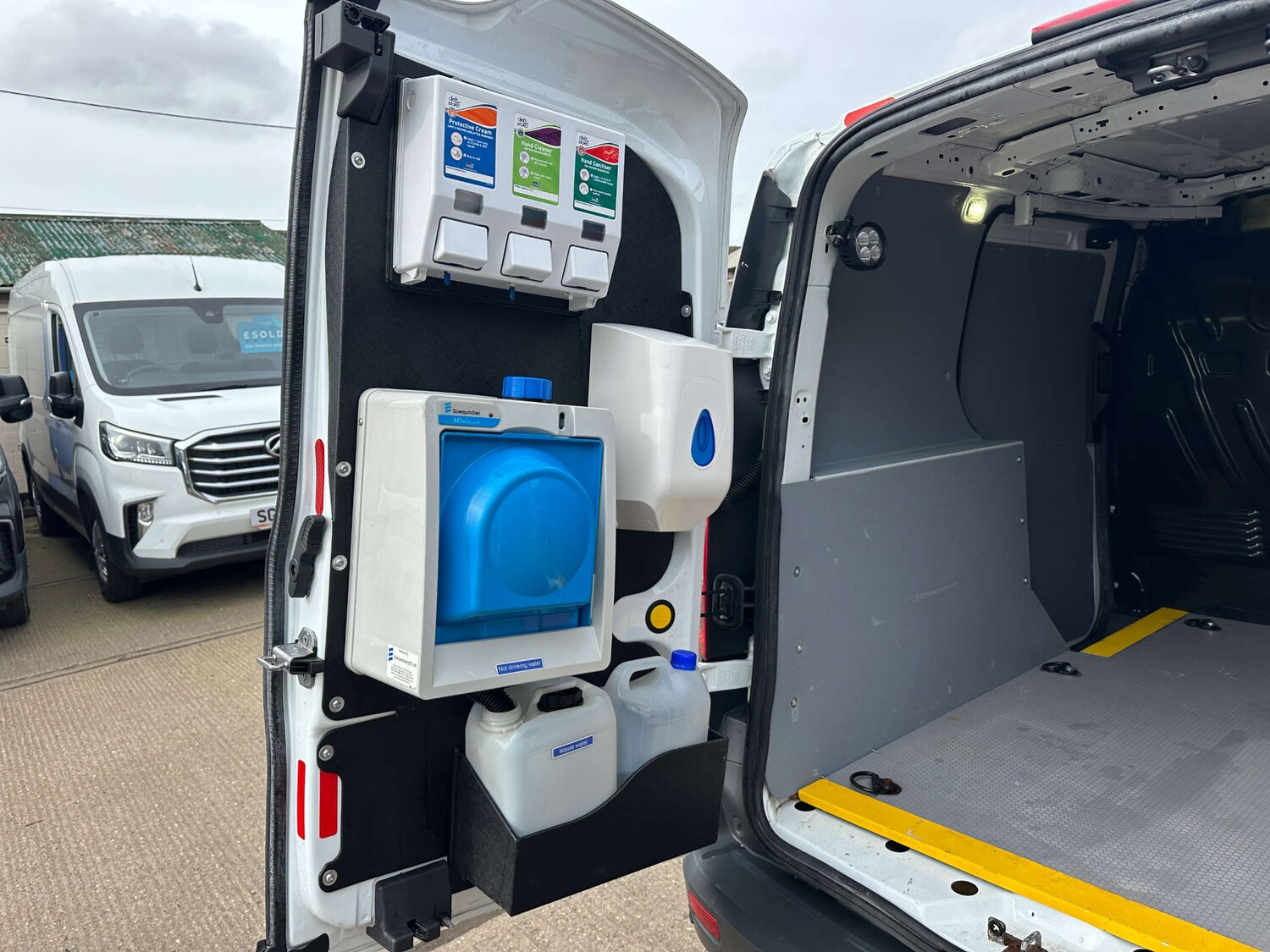 Used Ford Transit Connect 2017 for sale - 77877330: Photo 10