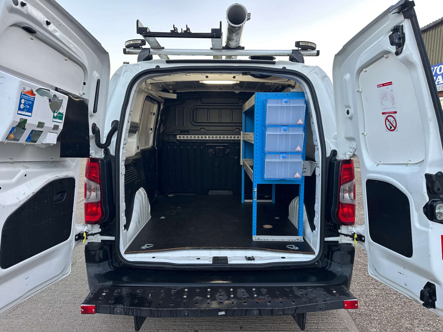 Used Vauxhall Combo 2019 for sale - 76600801: Photo 9