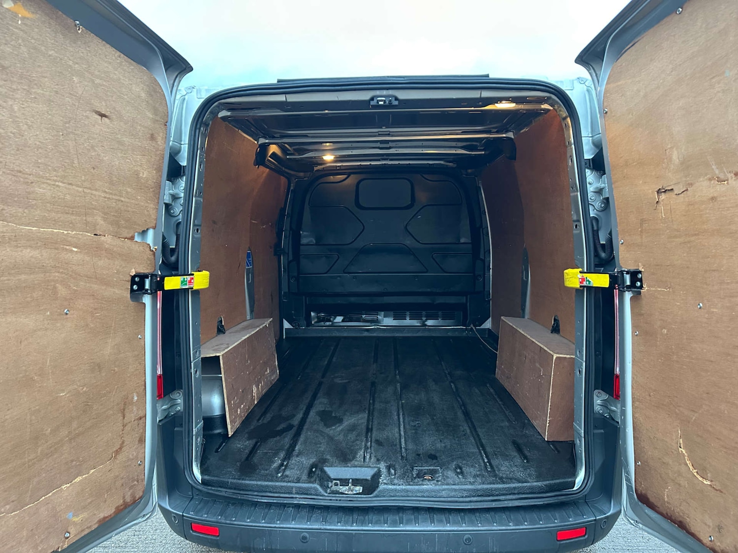 Used Ford Transit Custom 2017 for sale - 76669117: Photo 9