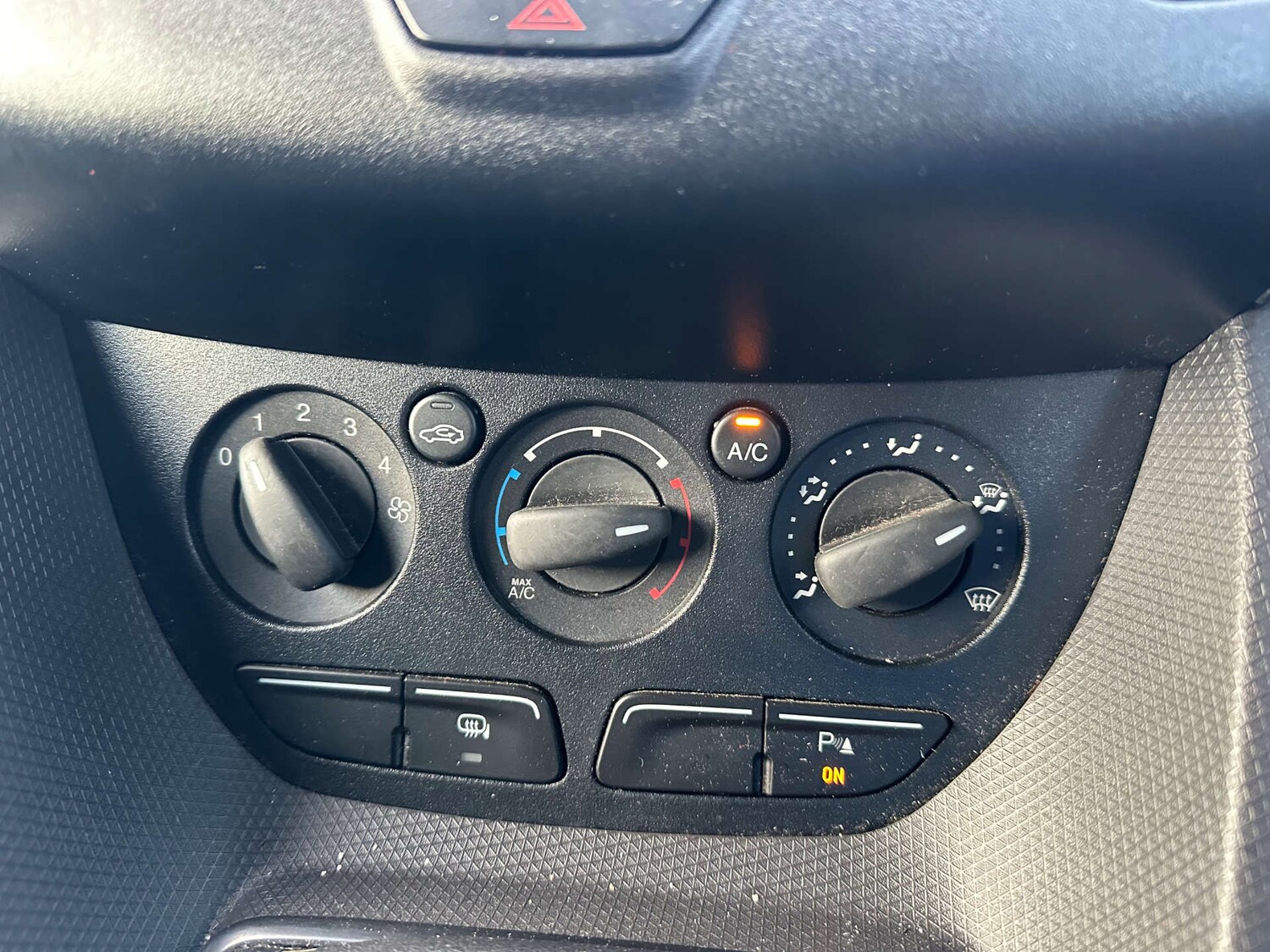 Used Ford Transit Connect 2017 for sale - 78049934: Photo 17