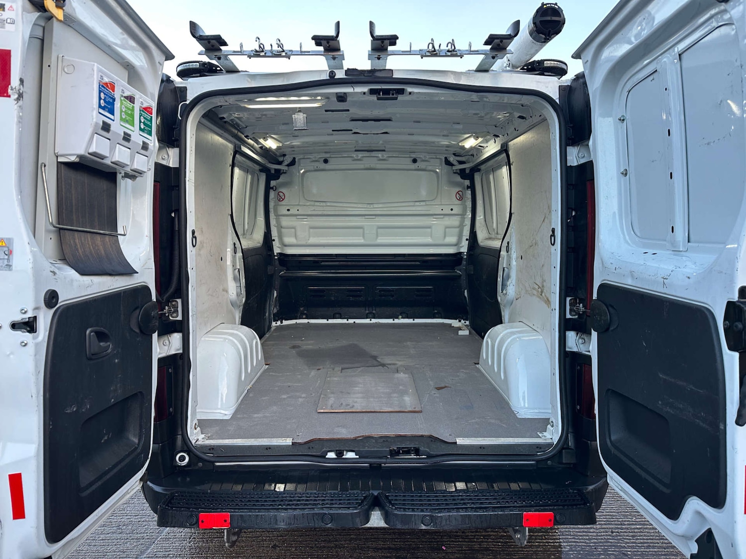 Used Vauxhall Vivaro 2016 for sale - 76830064: Photo 9