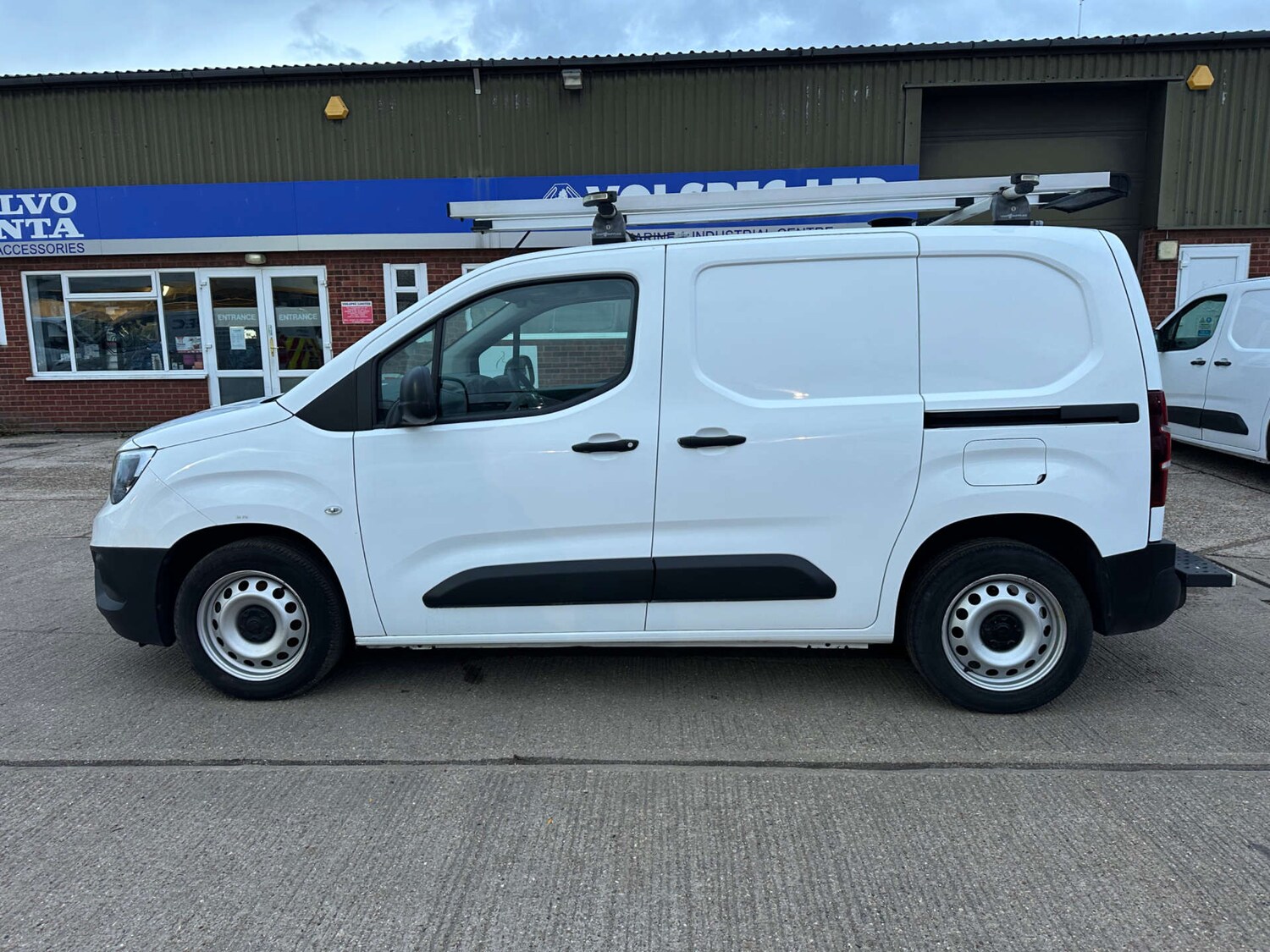 Used Vauxhall Combo 2019 for sale - 76441918: Photo 6
