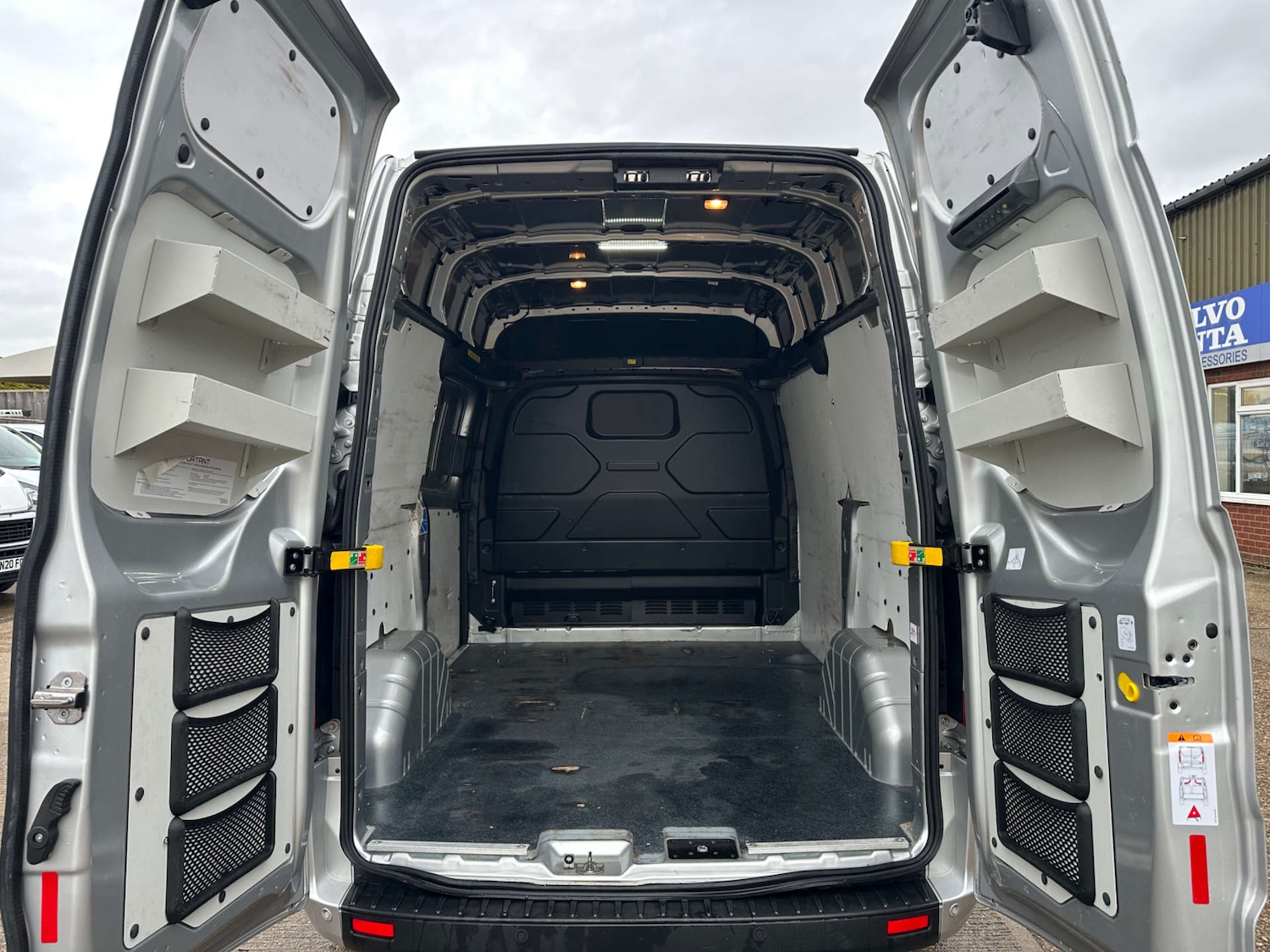 Used Ford Transit Custom 2022 for sale - 76552575: Photo 9