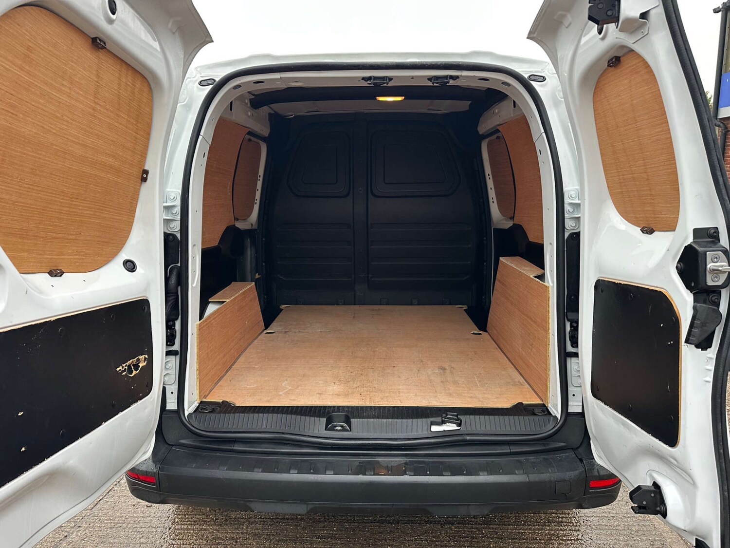 Used Renault Kangoo 2023 for sale - 76586881: Photo 9