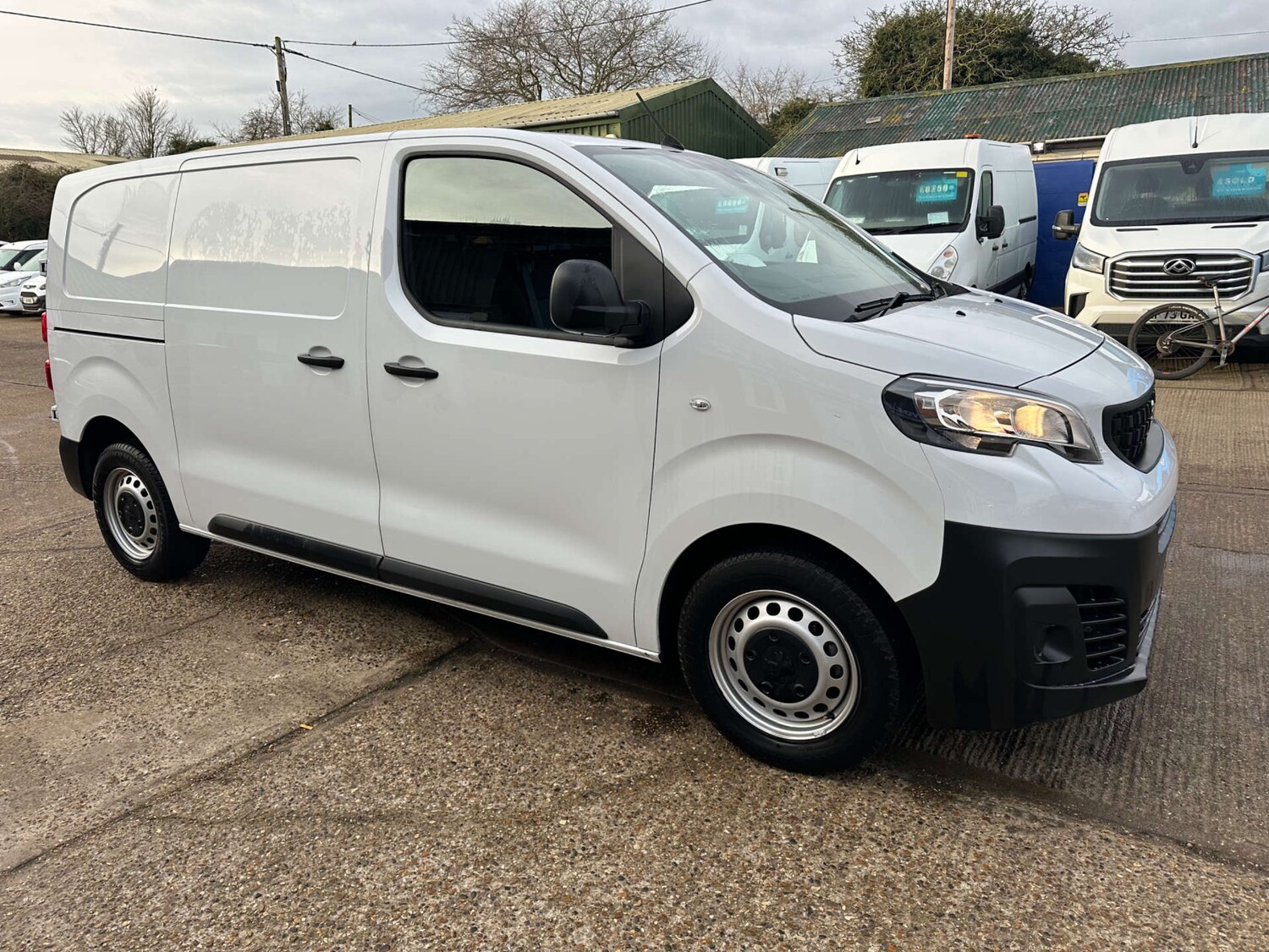 Used Peugeot Expert 2023 for sale - 76966965: Photo 13