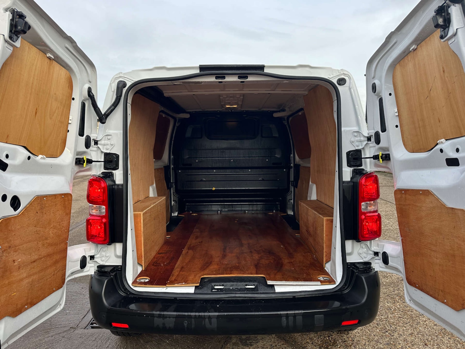 Used Peugeot Expert 2023 for sale - 76966965: Photo 9