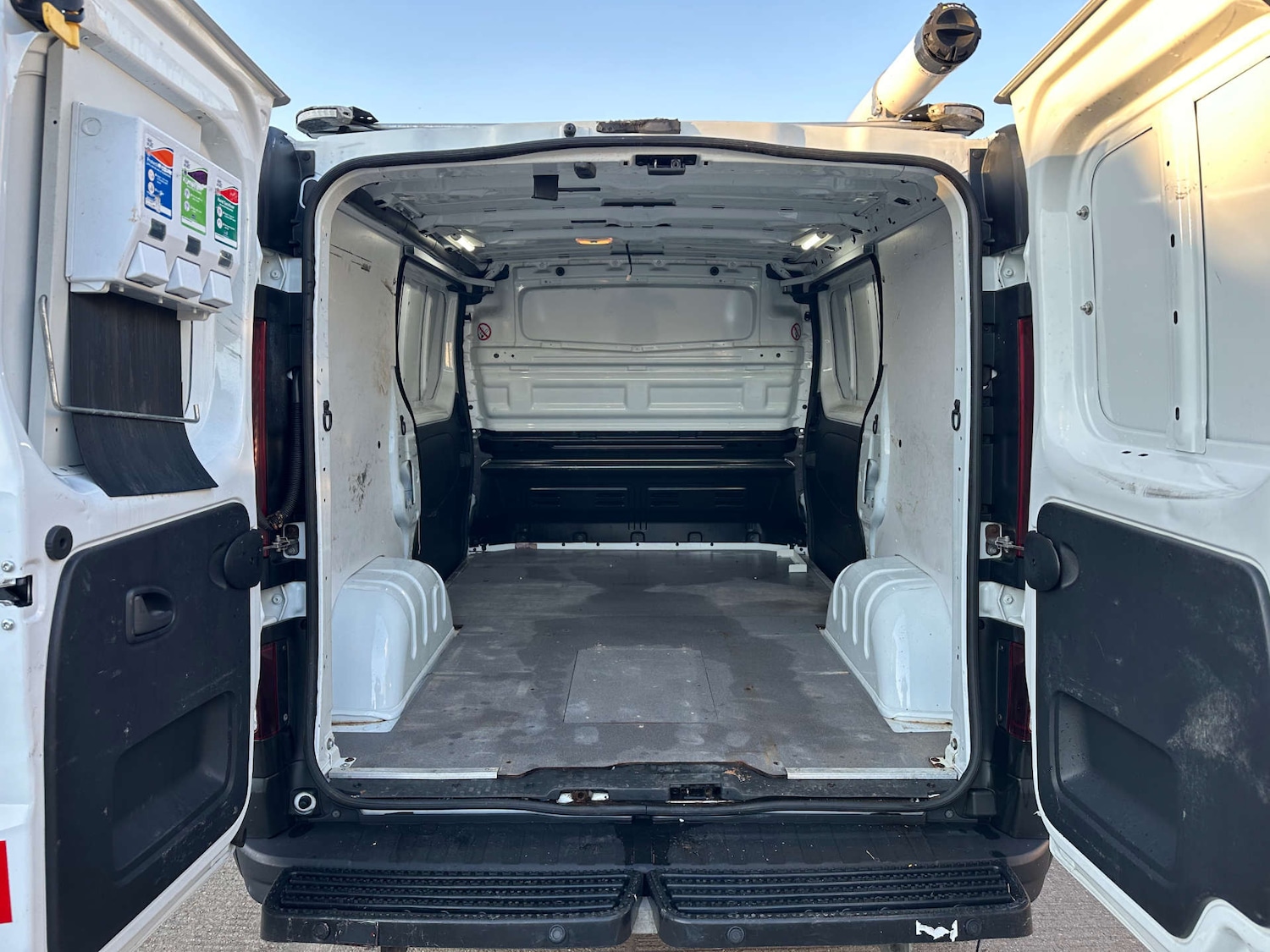 Used Vauxhall Vivaro 2016 for sale - 77959850: Photo 8