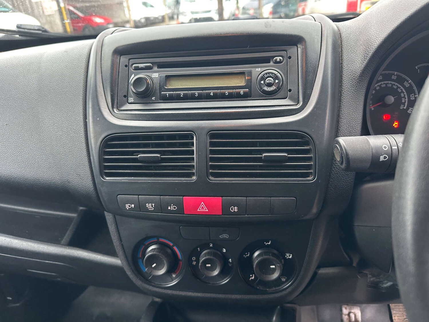 Used Vauxhall Combo 2015 for sale - 77669297: Photo 16