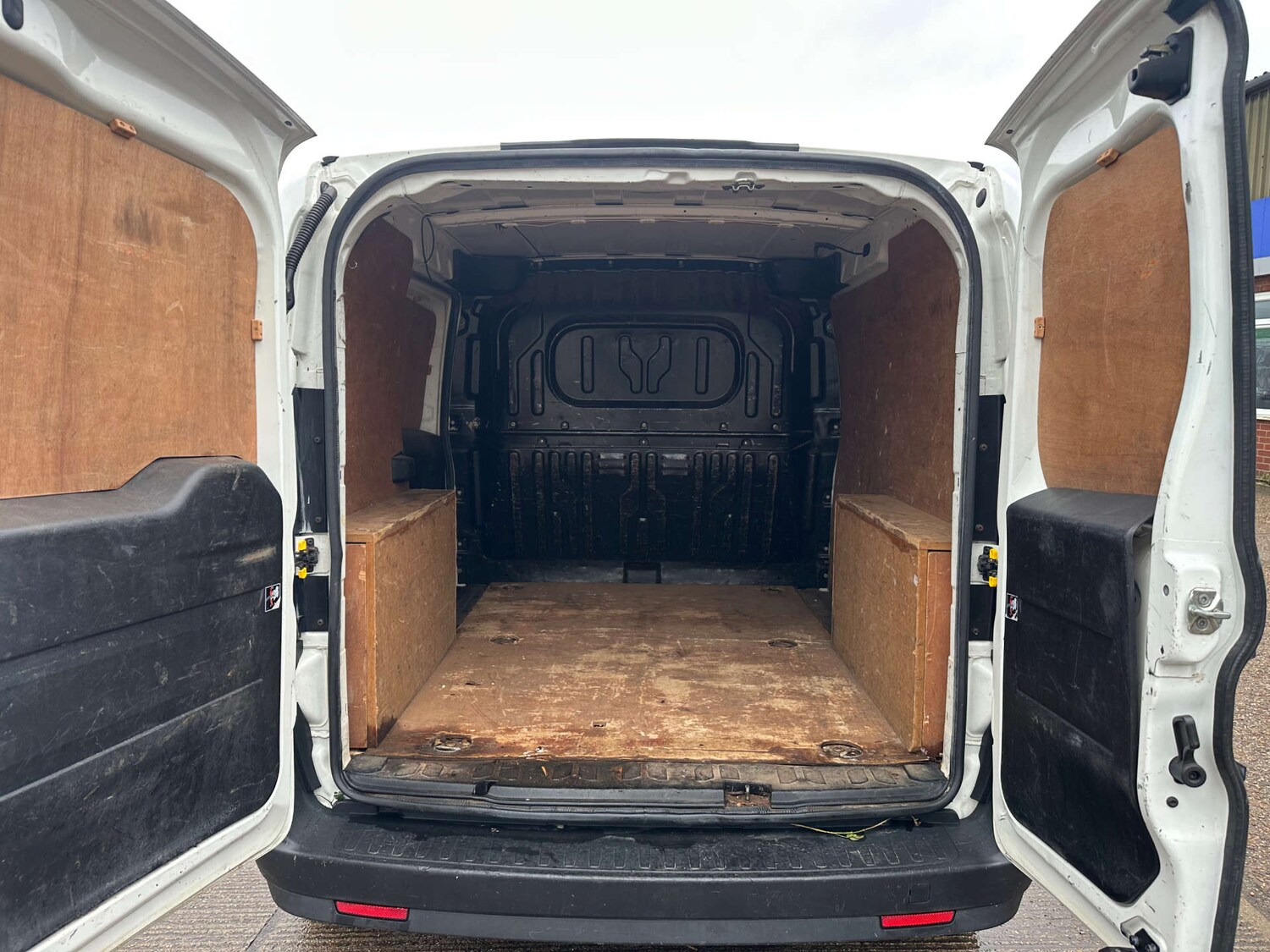 Used Vauxhall Combo 2015 for sale - 77669297: Photo 7