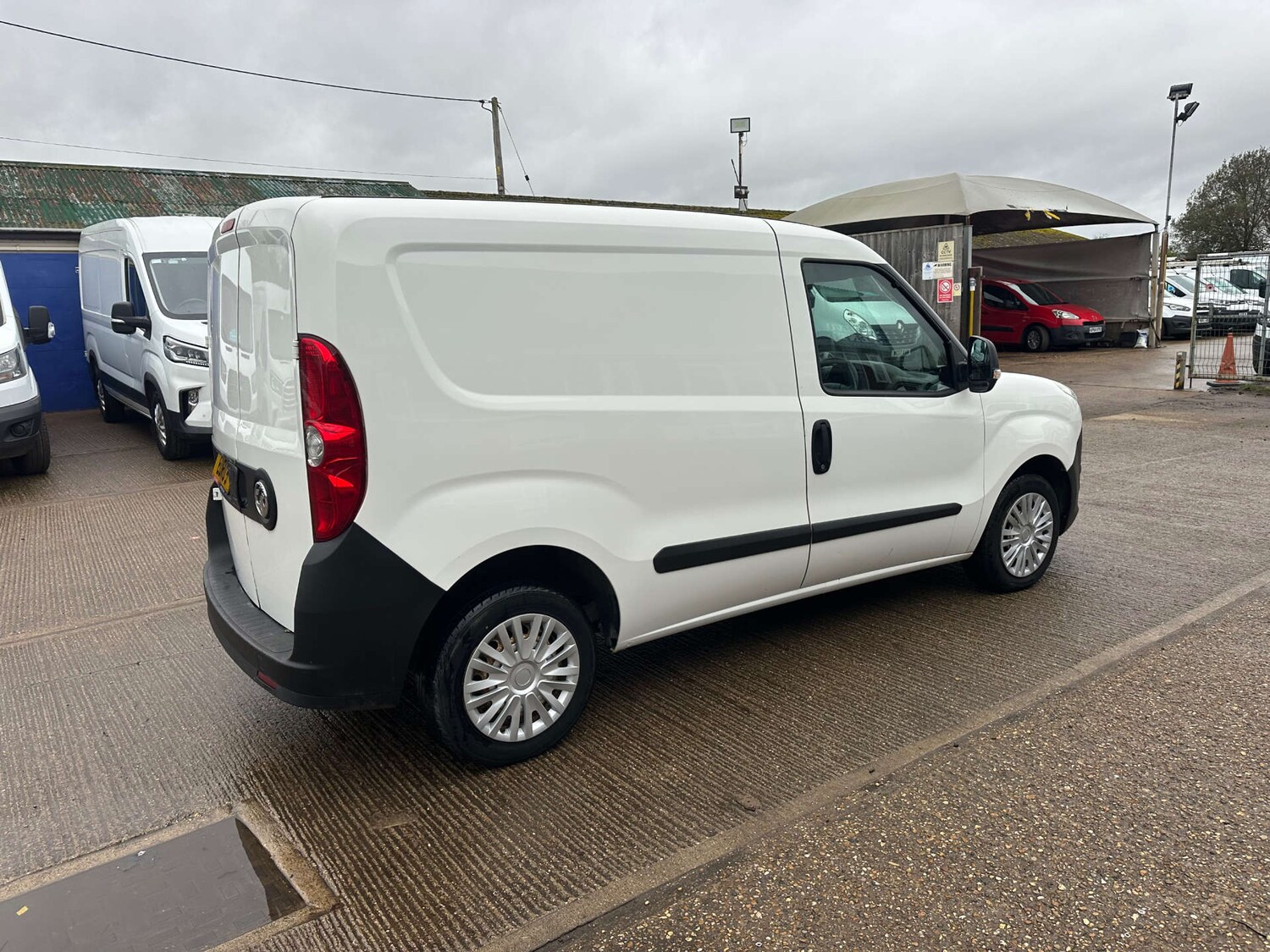 Used Vauxhall Combo 2015 for sale - 77669297: Photo 9