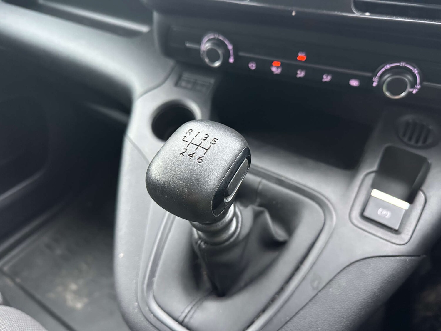 Used Peugeot Partner 2023 for sale - 77022684: Photo 21